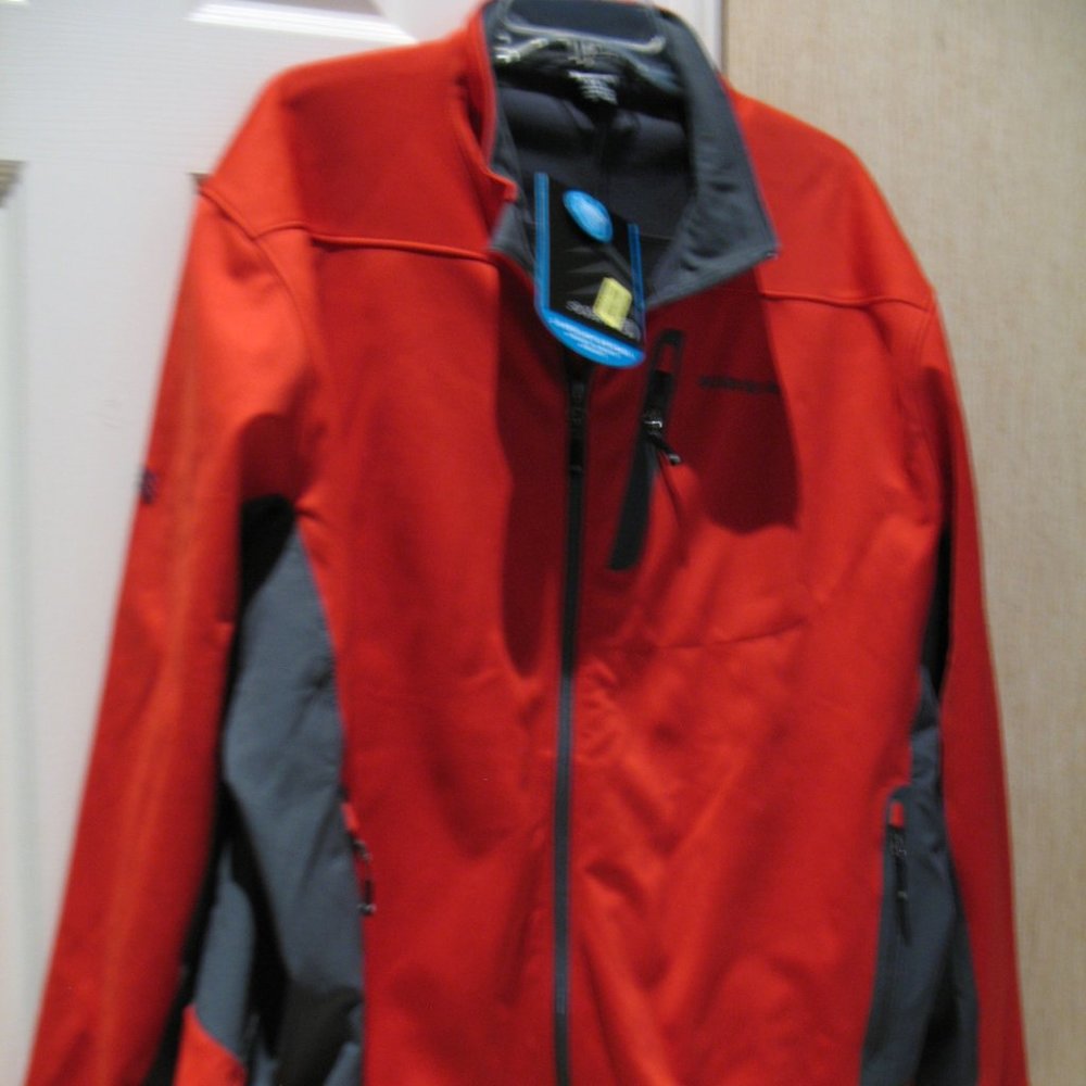 SOLARIS -MENS RED JACKET XXL - New with tags